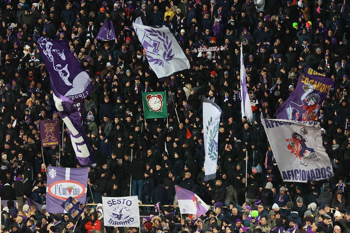 Curva Fiesole: «Sabato tutti a Reggio Emilia con sciarpa e bandiera. Uniti e compatti verso un unico obbiettivo»