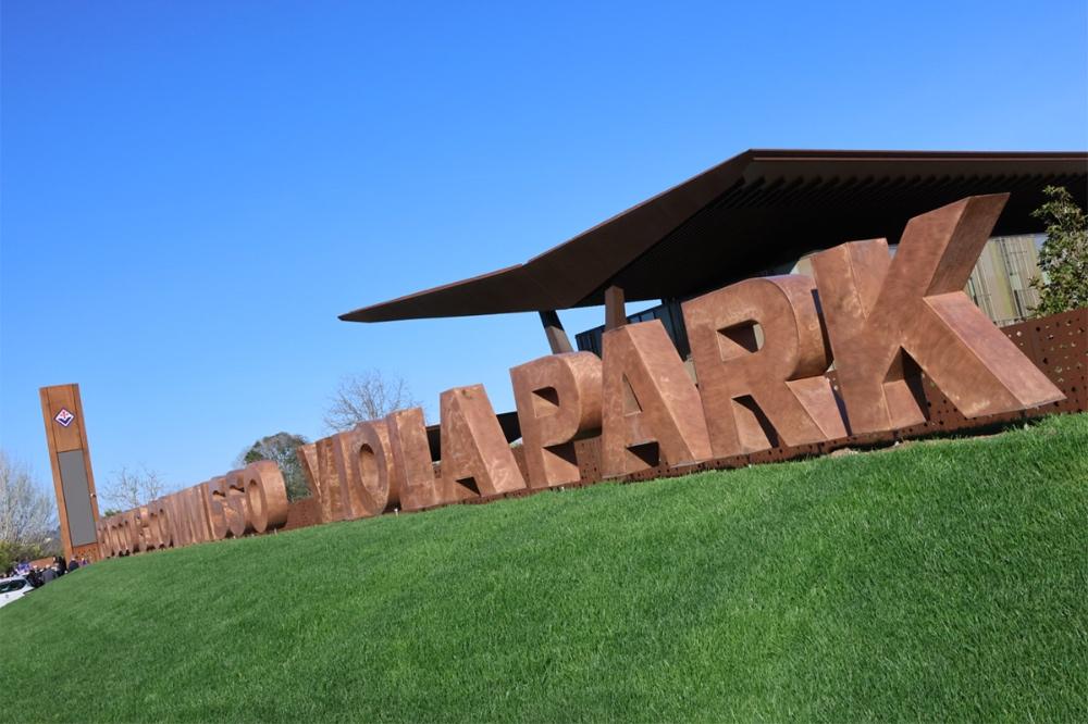 Fiorentina in ritiro al Viola Park dopo la vittoria. Ma solo fino a domani